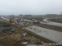 102) 2021-11-26 Wykonywanie nawierzchni betonowej na początku pasa włączenia ( kopyto) na Gdańsk, na Węźle Mława Wschód