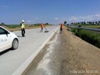 18) 2021-06-09 Badania kontrolne usytuowania dybli na odcinkach próbnych nawierzchni betonowej wykonywane przez WTLD