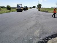 47) 2022-06-12 Wykonywanie nawierzchni ścieralnej na remontowanej drodze DK7 w obrębie skrzyżowania z ulicą Padlewskiego