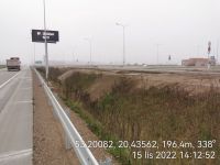 47) 2022-11-15 Znak pionowy z informacją drogową przy jezdni lewej w obrębie MOP Pepłowo Wschód
