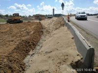 57) 2021-05-17 Budowa warstwy nasypu na nowym śladzie drogi DW 544 prowadzącej na obiekt WD-13.3, obok istniejącego obecnie "bajpasu"