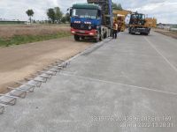 70) 2022-05-23 Wykonywanie nawierzchni betonowej na pasie wyłączenia z trasy na MOP Pepłowo Wschód