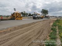 71) 2022-05-23 Wykonywanie nawierzchni betonowej na pasie wyłączenia z trasy na MOP Pepłowo Wschód